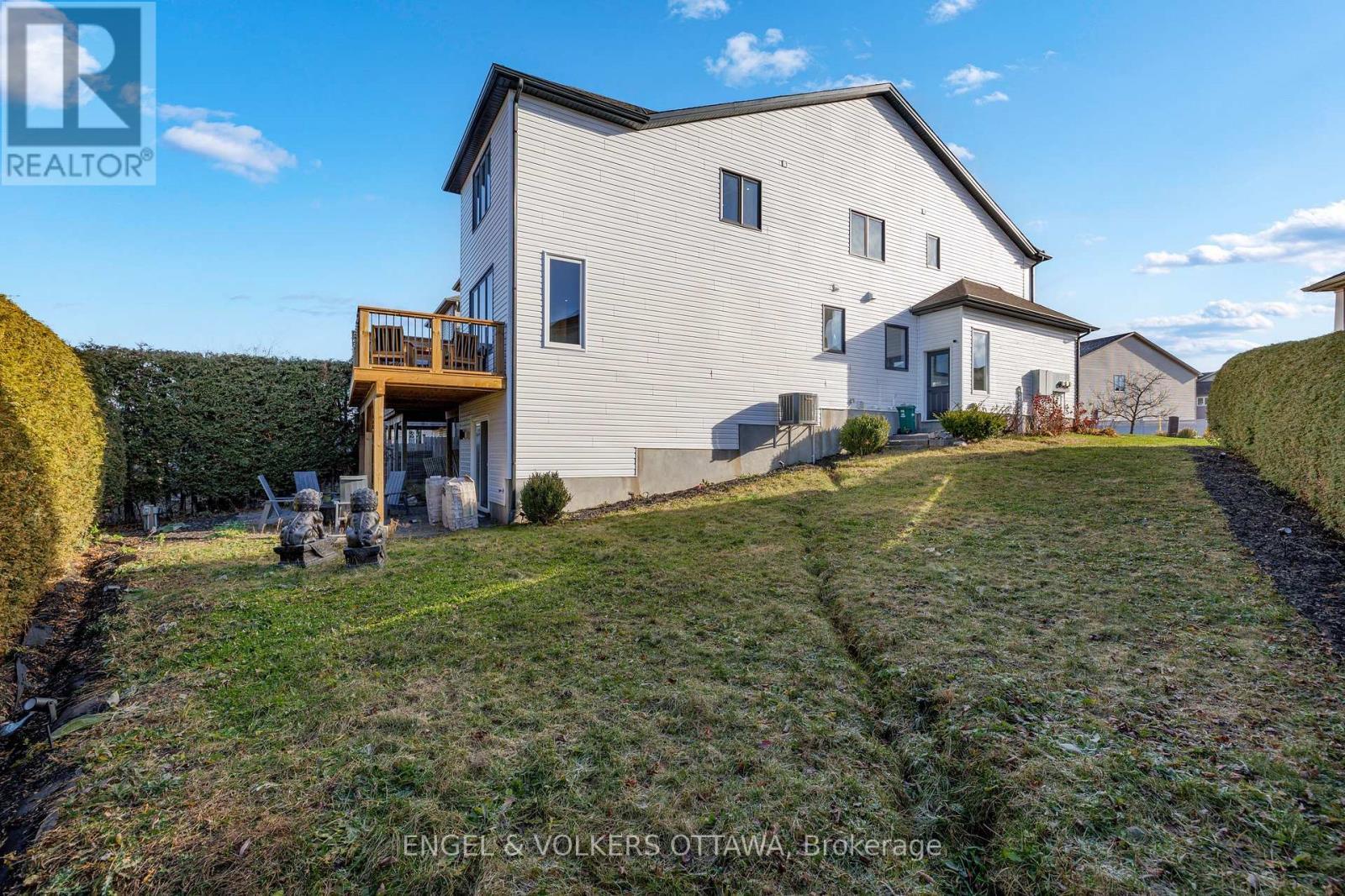 1080 Northgraves Crescent, Ottawa, ON
