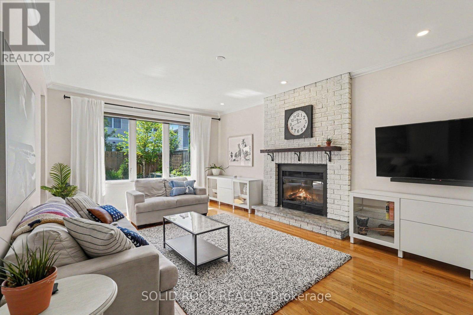 742 Merkley Drive, Ottawa, ON