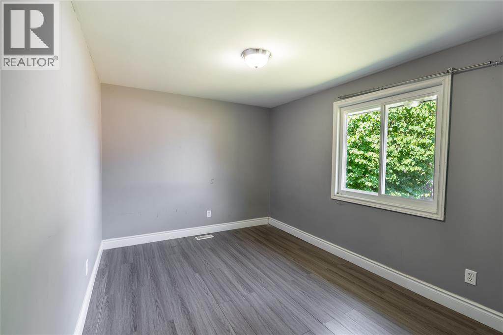 103 Hanna Crescent, Sarnia, ON