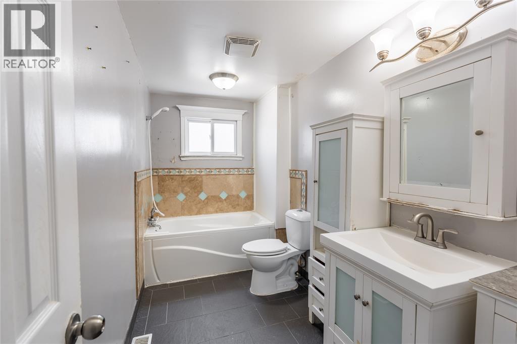 103 Hanna Crescent, Sarnia, ON