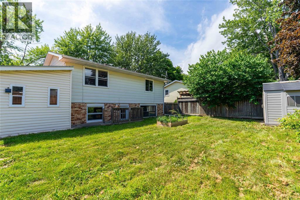 103 Hanna Crescent, Sarnia, ON