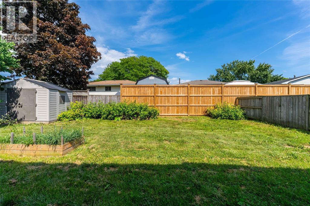 103 Hanna Crescent, Sarnia, ON