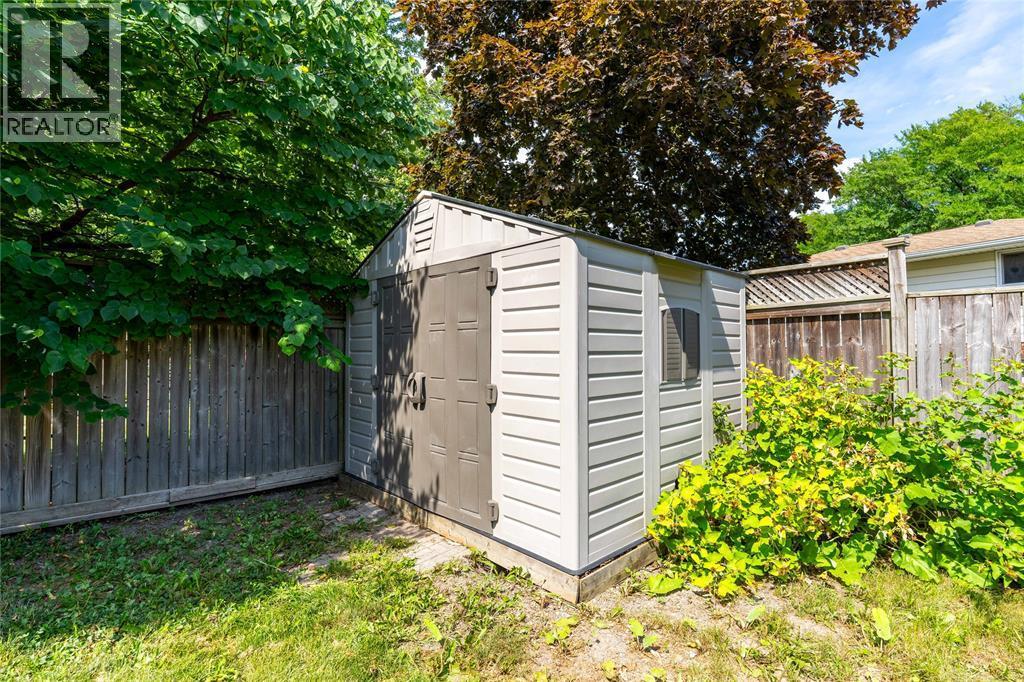 103 Hanna Crescent, Sarnia, ON