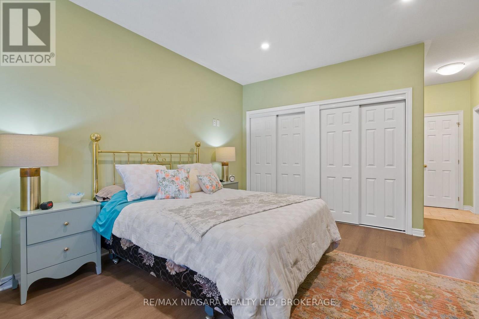 2487 Walker Court, Niagara Falls (Stamford), ON