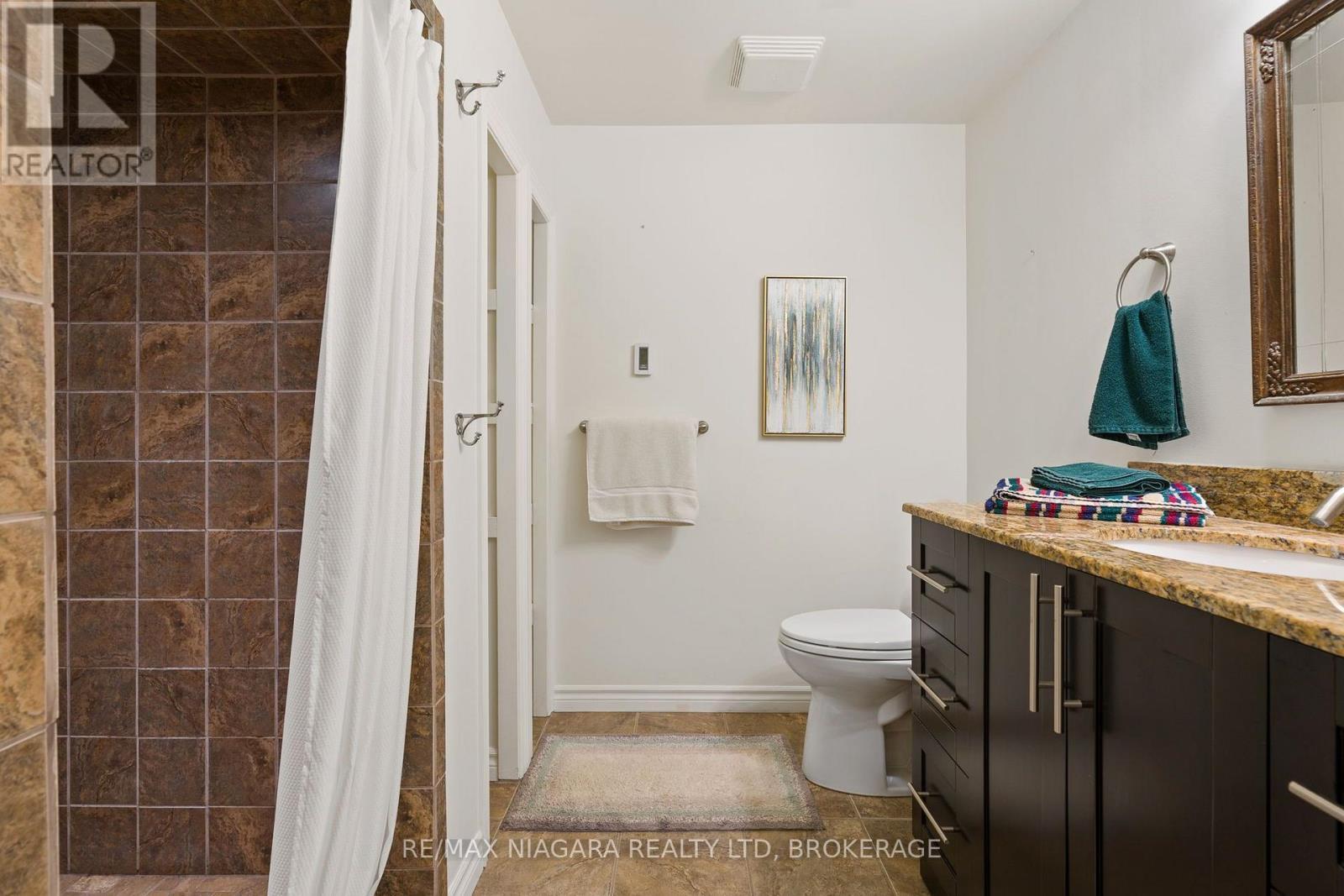 2487 Walker Court, Niagara Falls (Stamford), ON