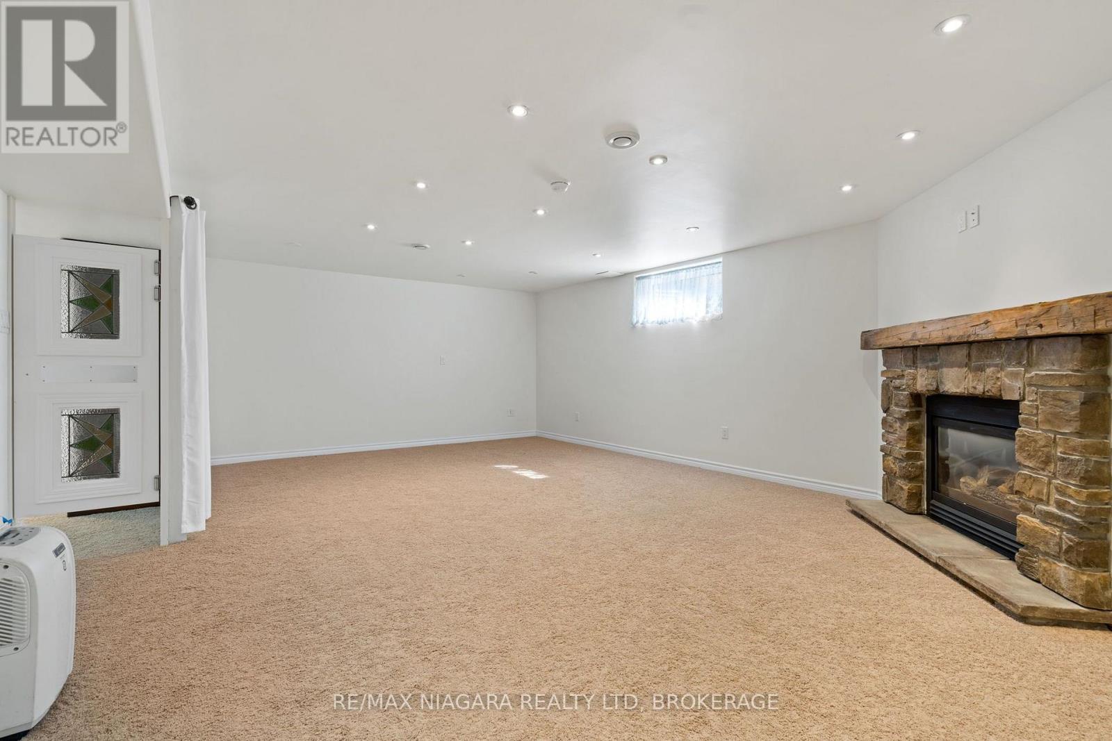 2487 Walker Court, Niagara Falls (Stamford), ON