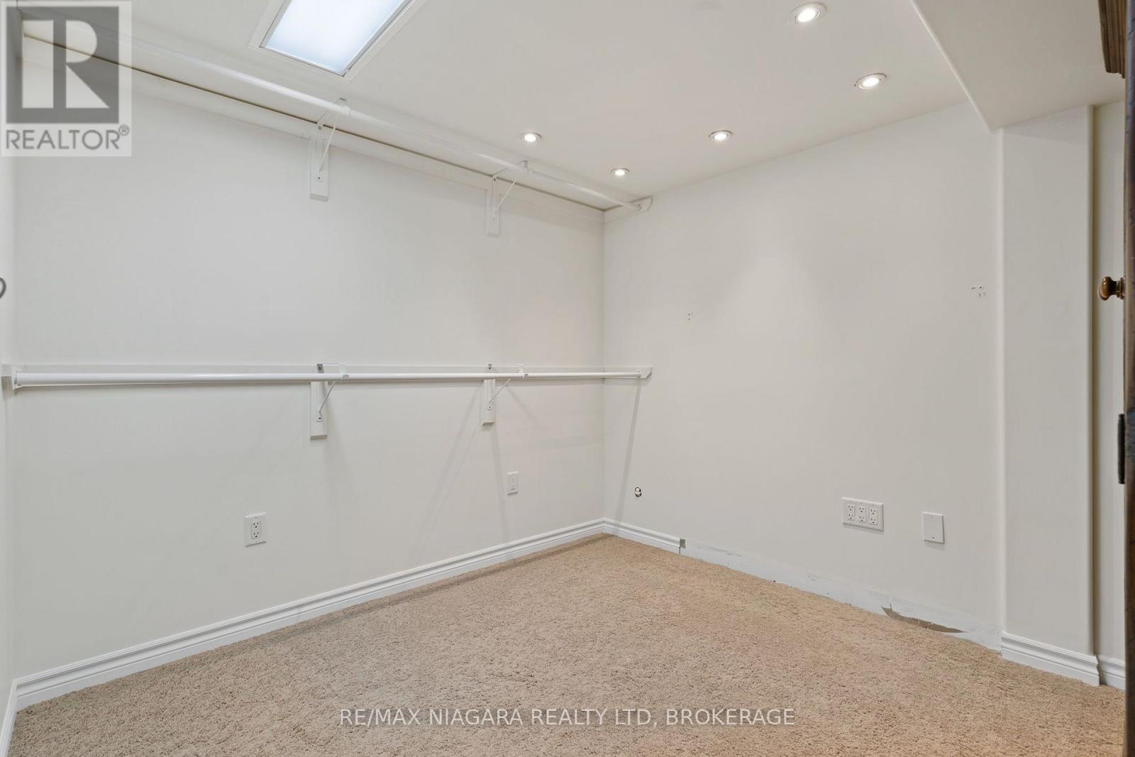 2487 Walker Court, Niagara Falls (Stamford), ON