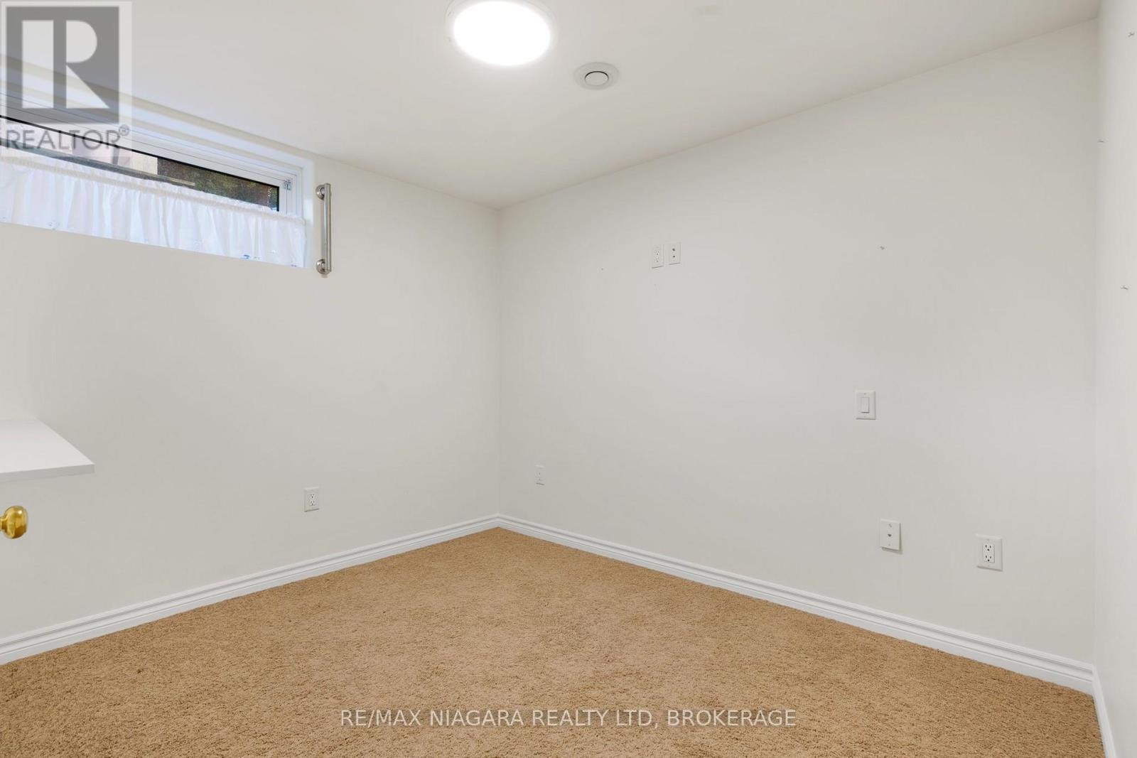 2487 Walker Court, Niagara Falls (Stamford), ON