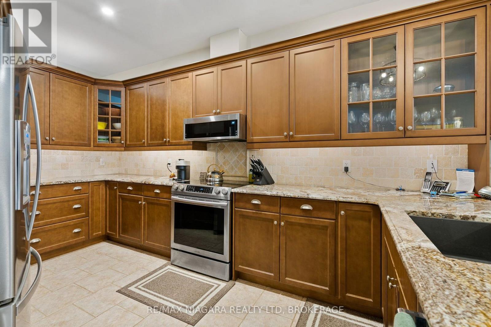 2487 Walker Court, Niagara Falls (Stamford), ON