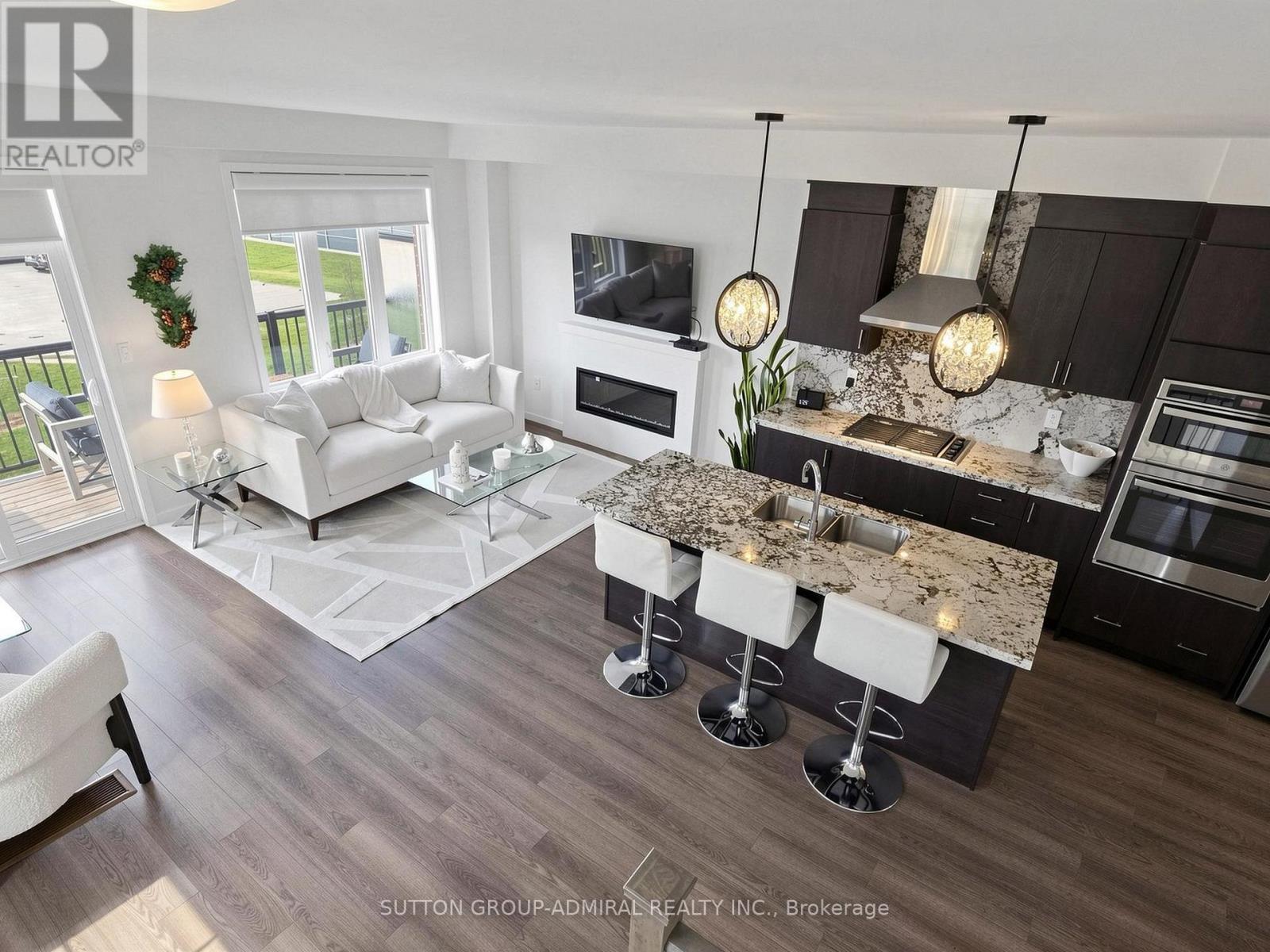 2 Seacoasts Circle, Vaughan, ON