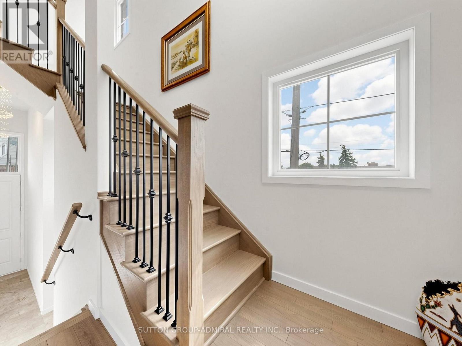 2 Seacoasts Circle, Vaughan, ON