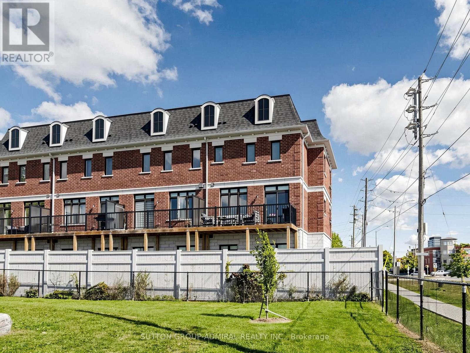 2 Seacoasts Circle, Vaughan, ON