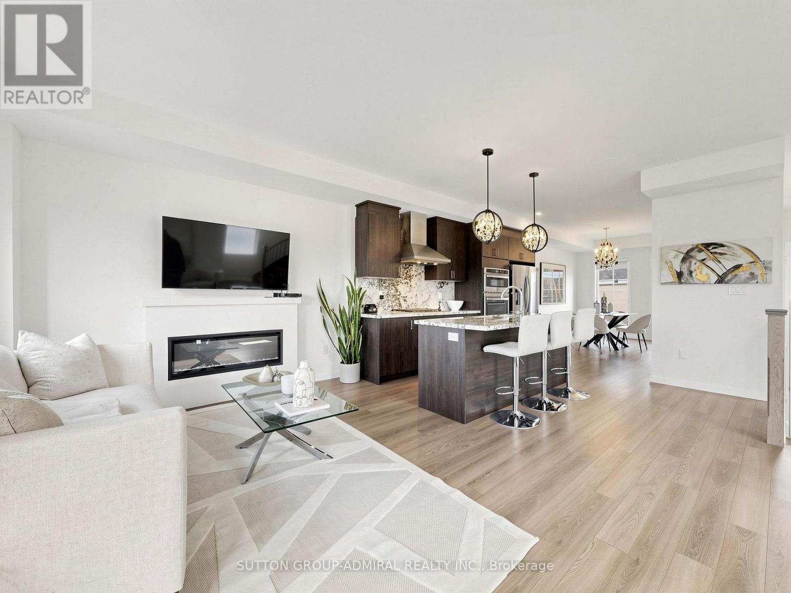 2 Seacoasts Circle, Vaughan, ON