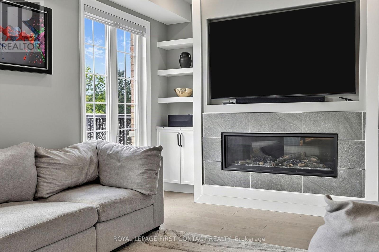 36 Regalia Way, Barrie, ON