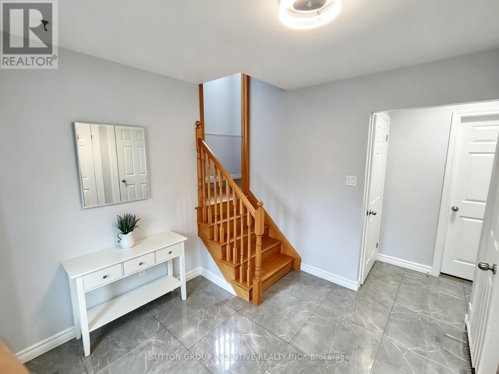 110 College Crescent, Barrie, ON