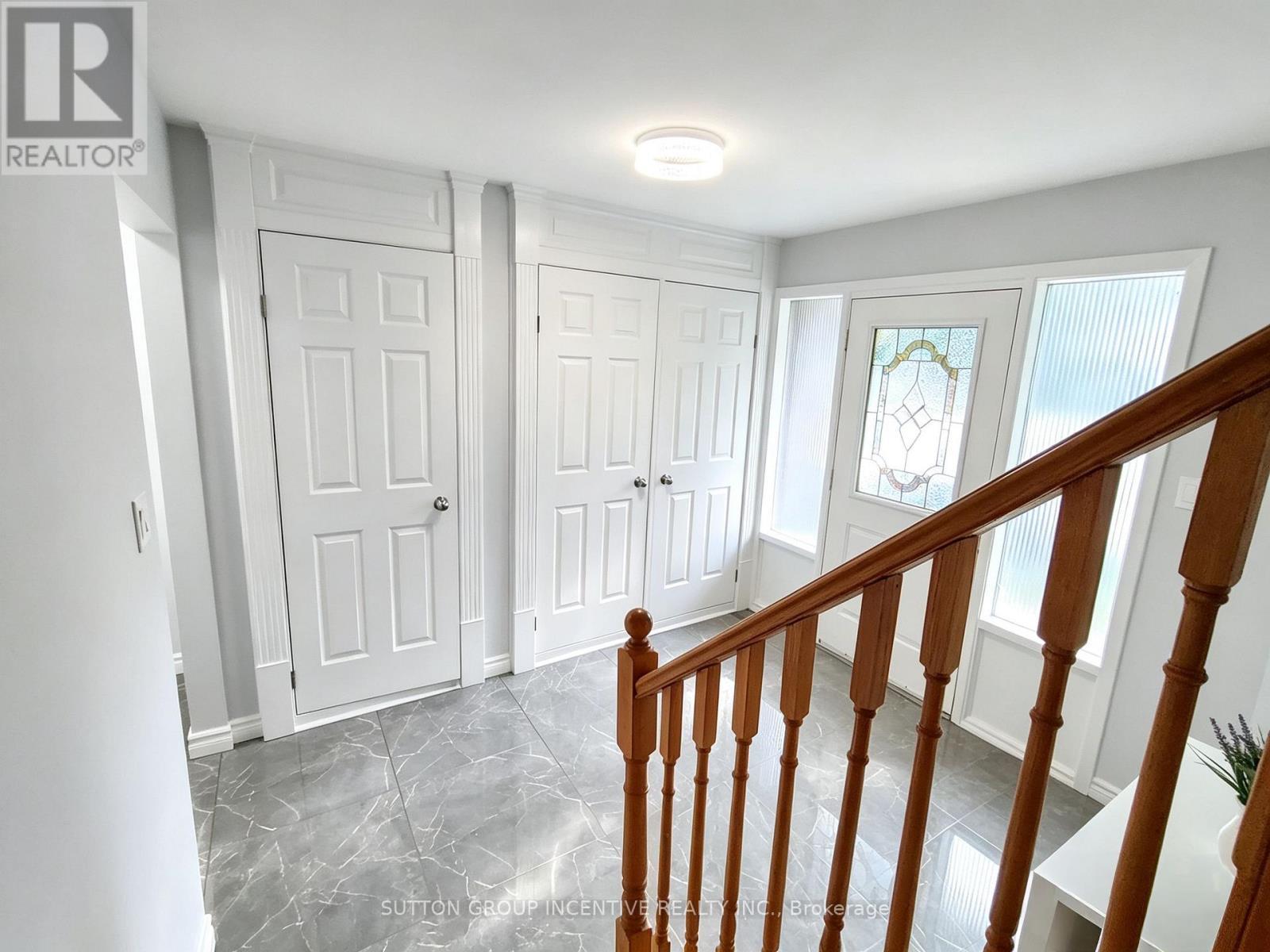 110 College Crescent, Barrie, ON