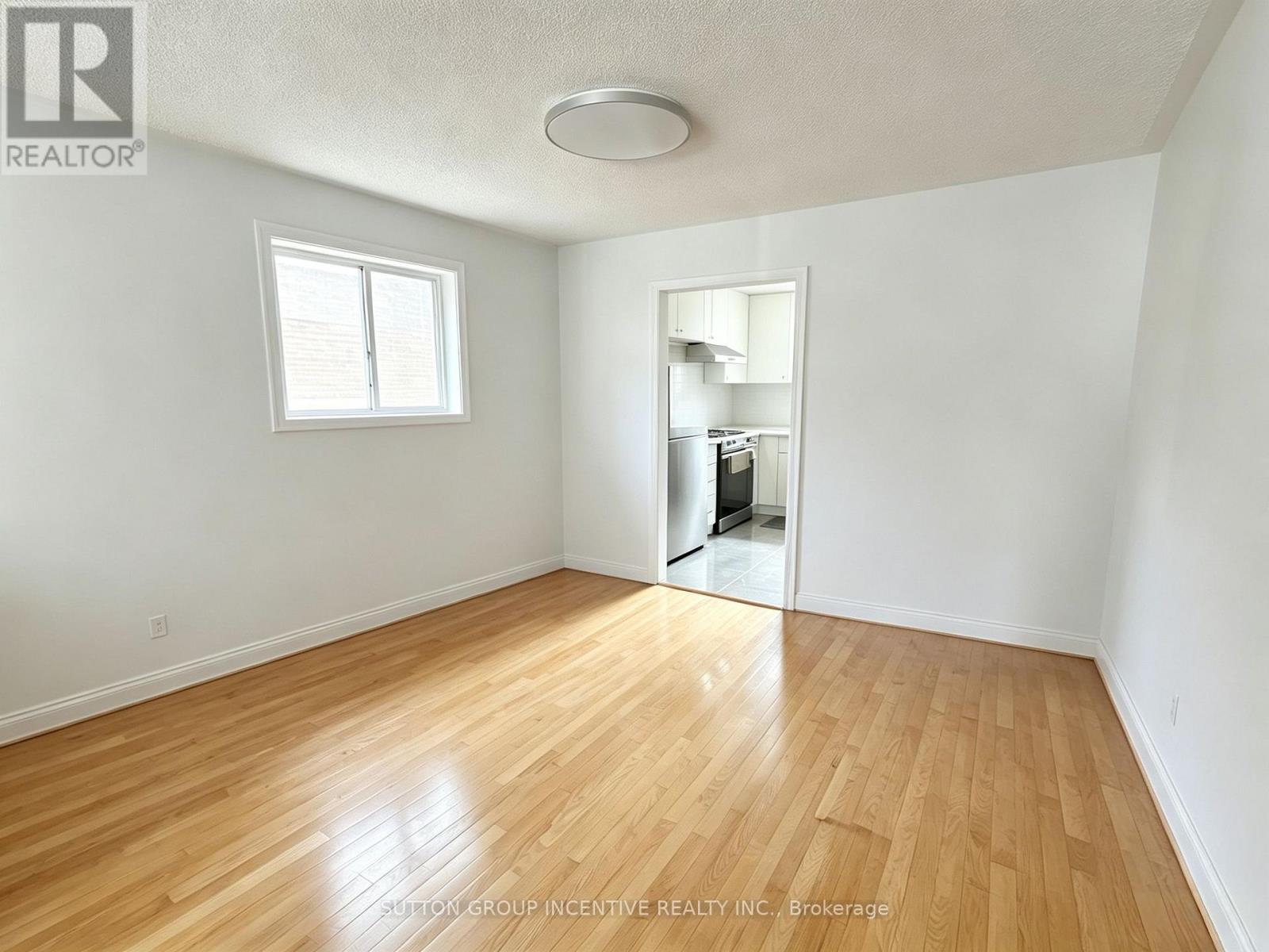110 College Crescent, Barrie, ON