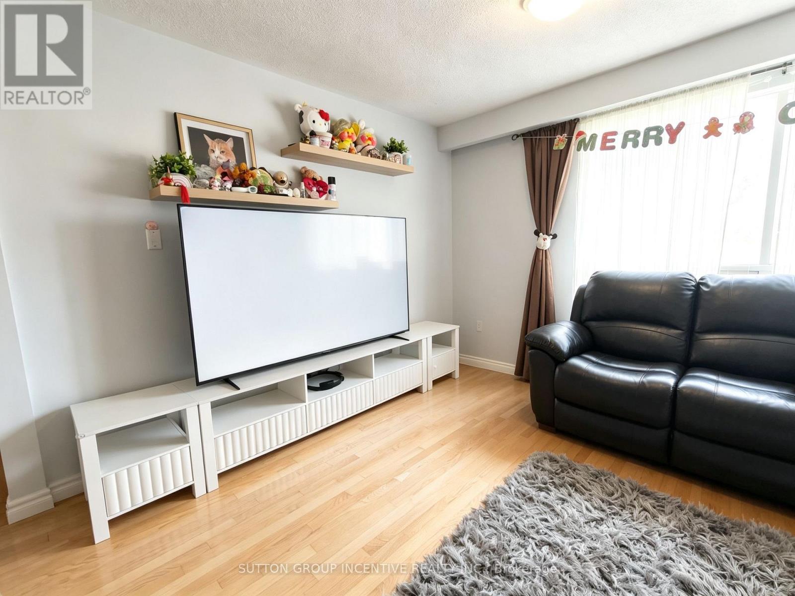 110 College Crescent, Barrie, ON