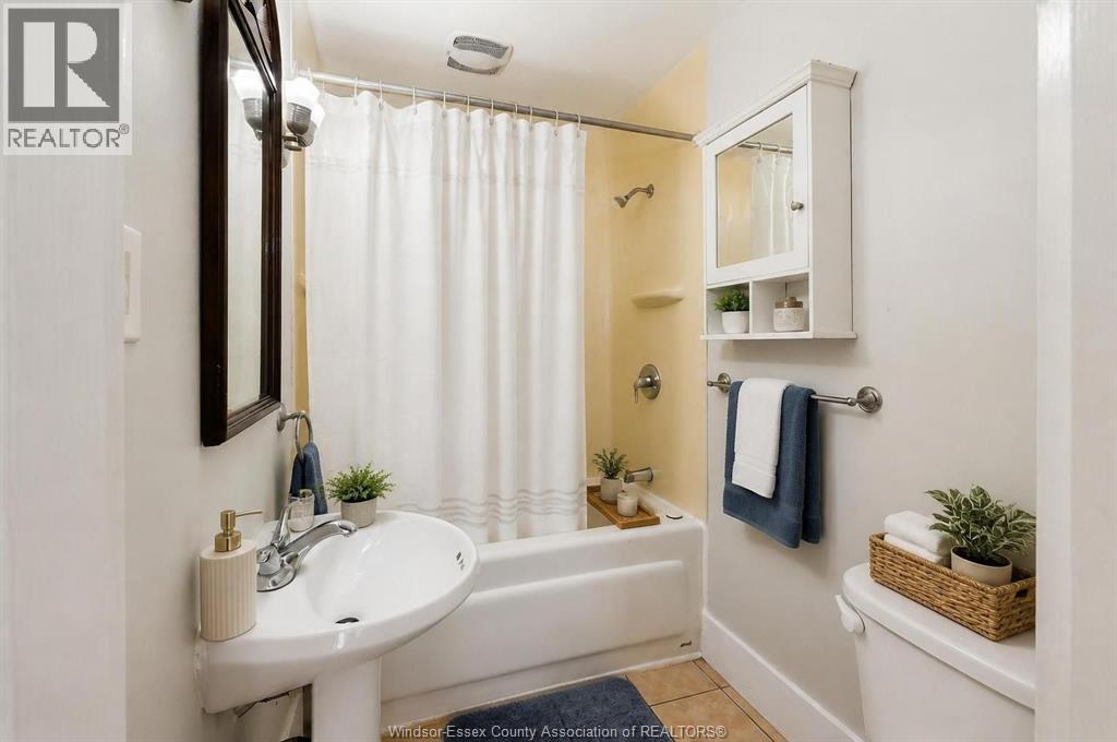 1054 Josephine, Windsor, ON