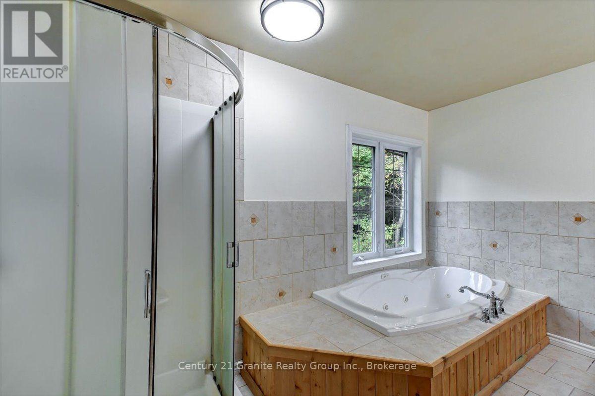649 Madawaska Road, Hastings Highlands (Wicklow Ward), ON