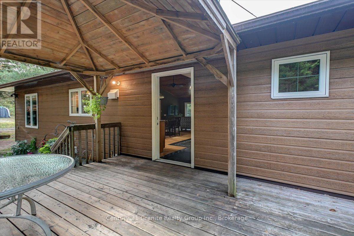 649 Madawaska Road, Hastings Highlands (Wicklow Ward), ON