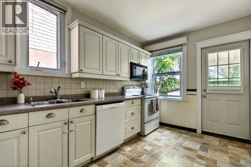 243 Grosvenor Avenue S, Hamilton, ON