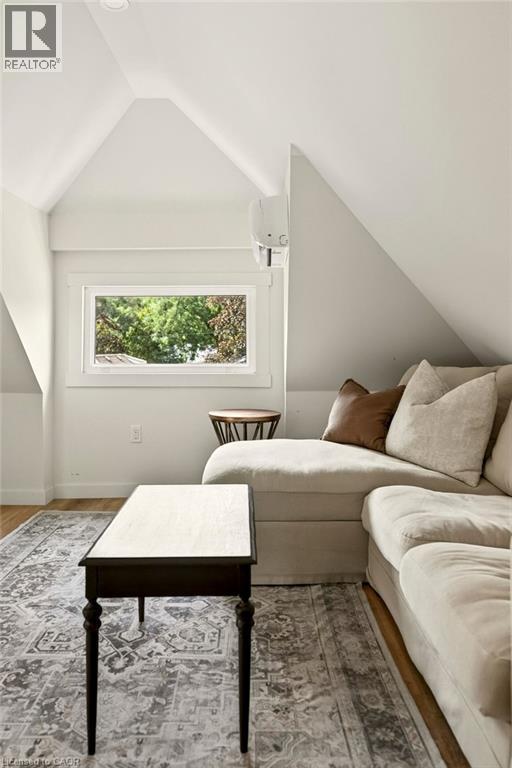 243 Grosvenor Avenue S, Hamilton, ON