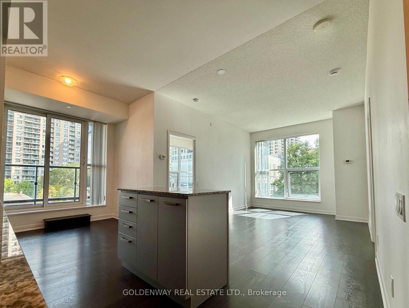 110 - 5168 Yonge Street, Toronto, ON