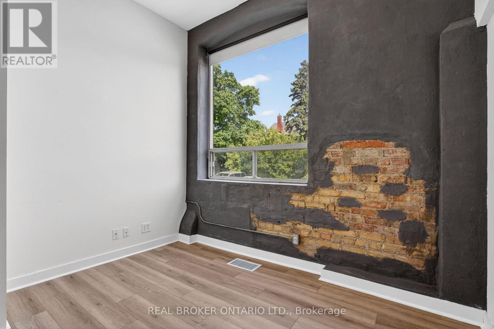 9 - 12 Bridgeport Road E, Waterloo, ON