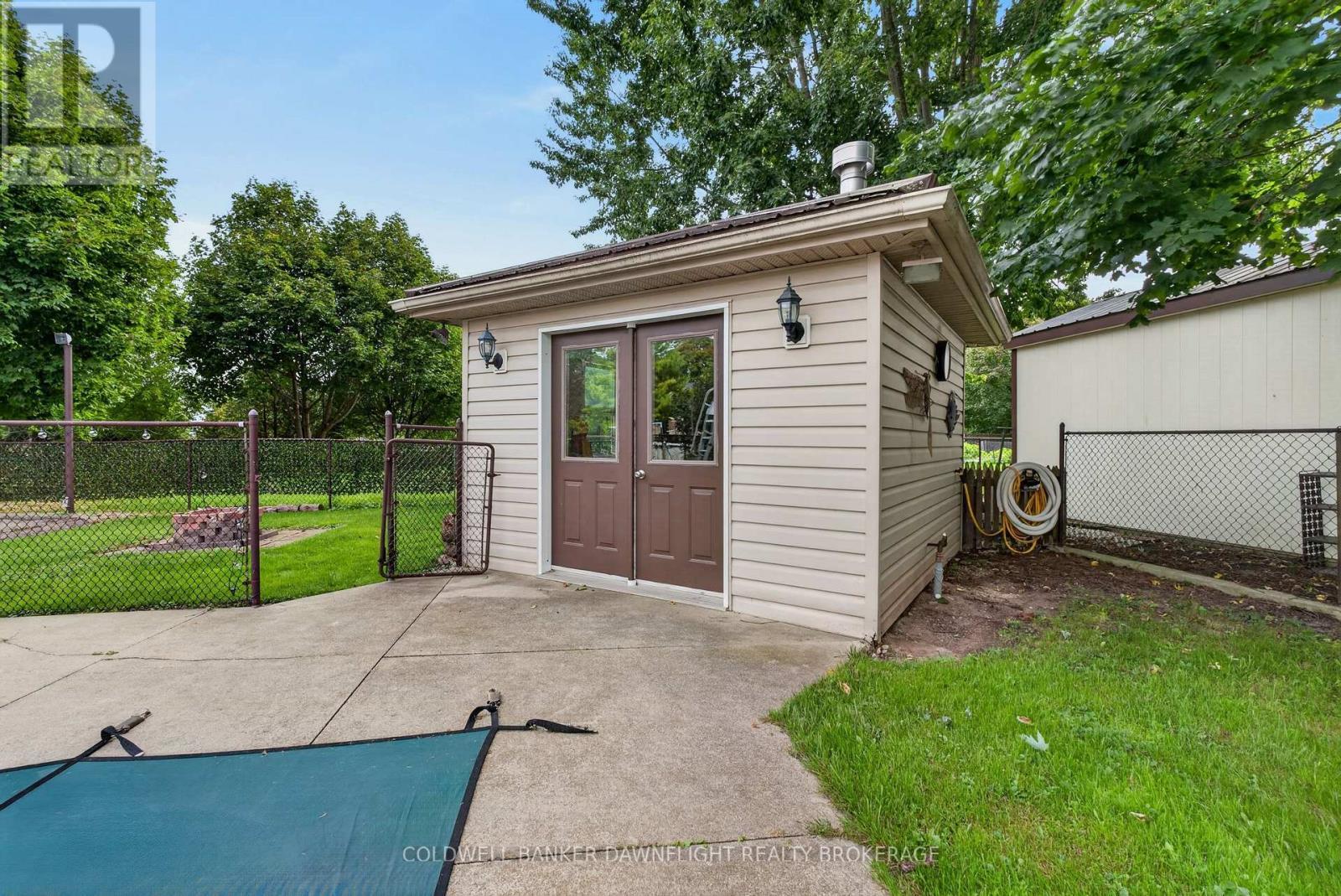 Pool House - 312 Beech Street, Lucan Biddulph (Lucan), ON