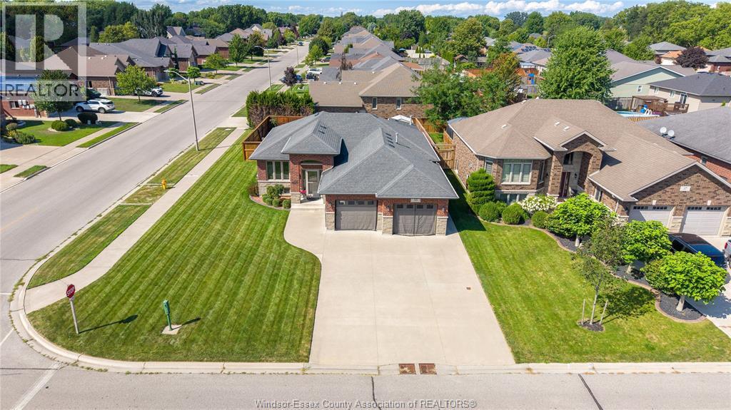 35 Marshwoods Boulevard, Kingsville, ON
