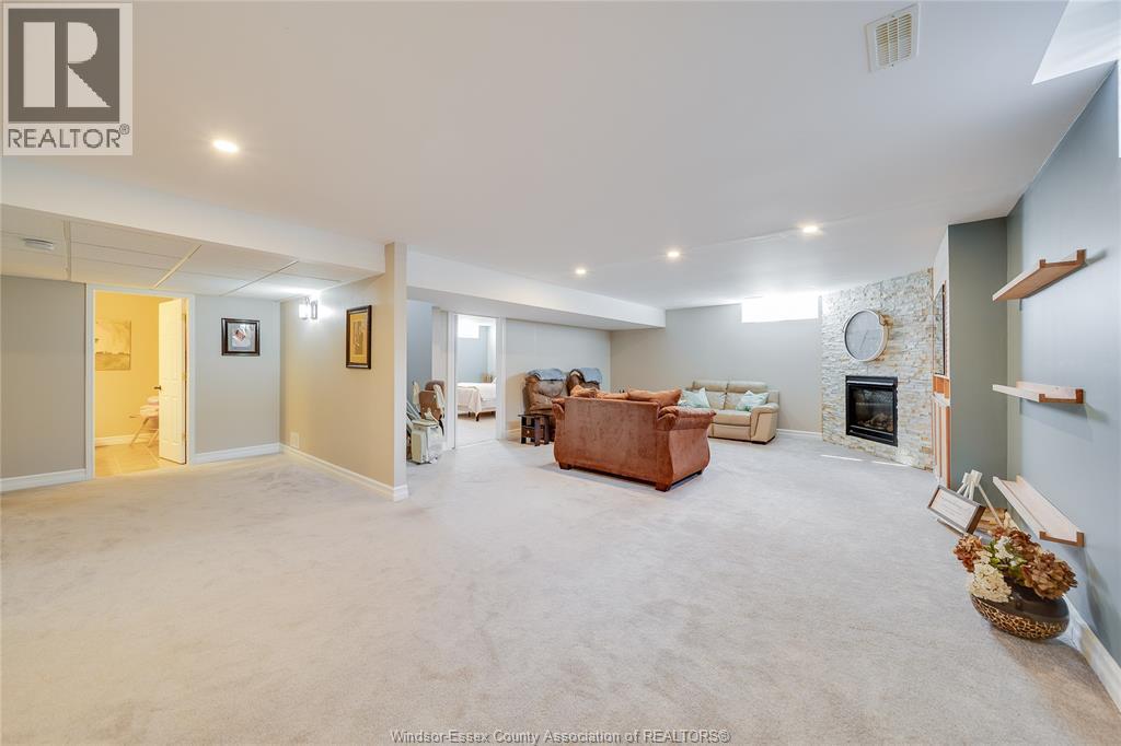 35 Marshwoods Boulevard, Kingsville, ON