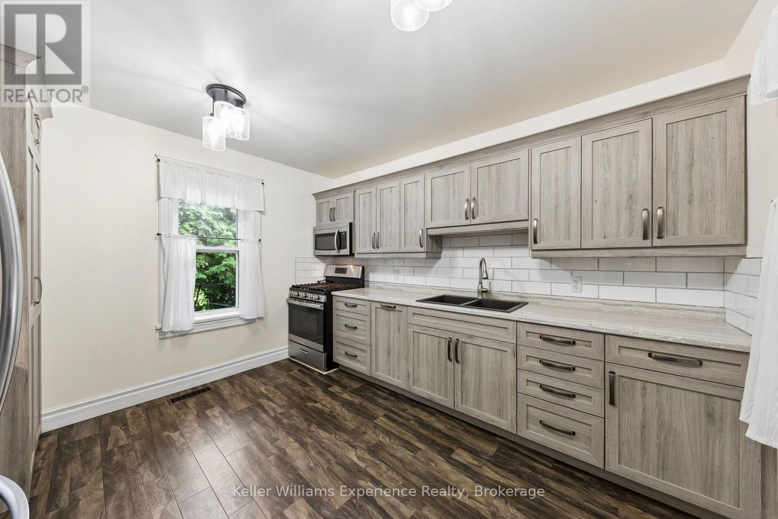 17 Stone Street, Springwater (Elmvale), ON