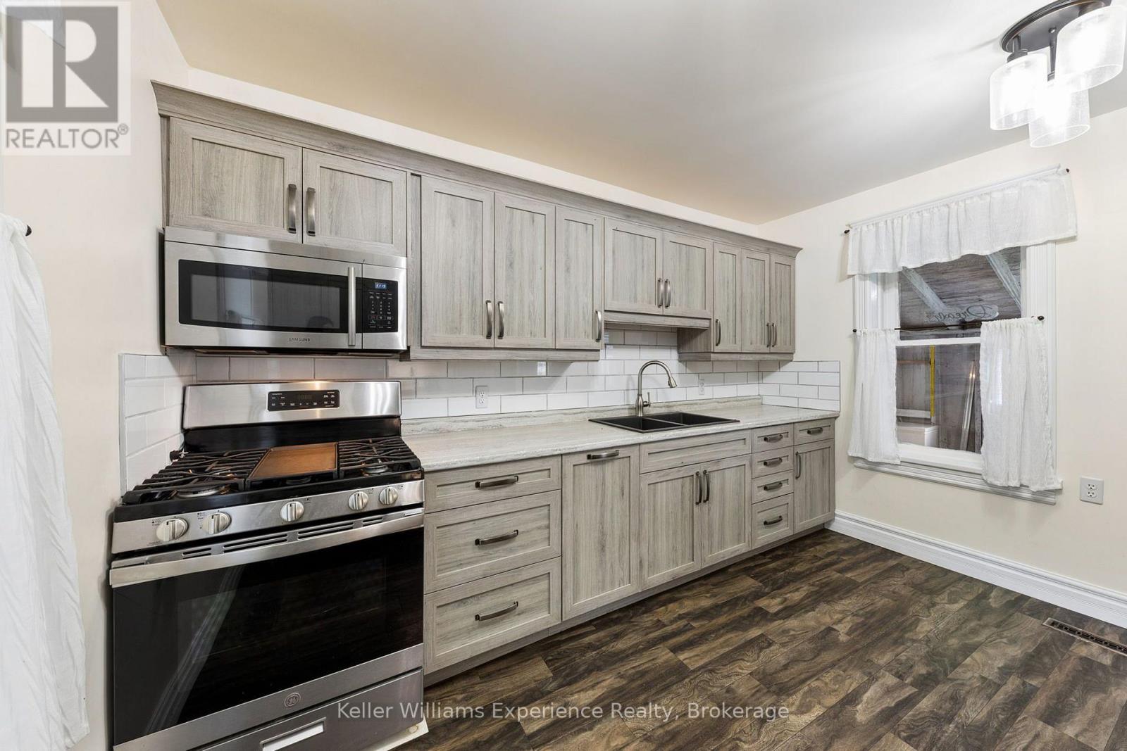 17 Stone Street, Springwater (Elmvale), ON