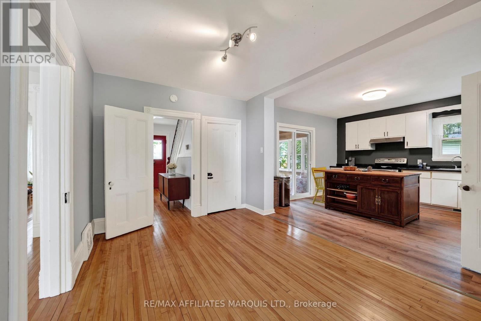 229 4Th Street E, Cornwall, ON