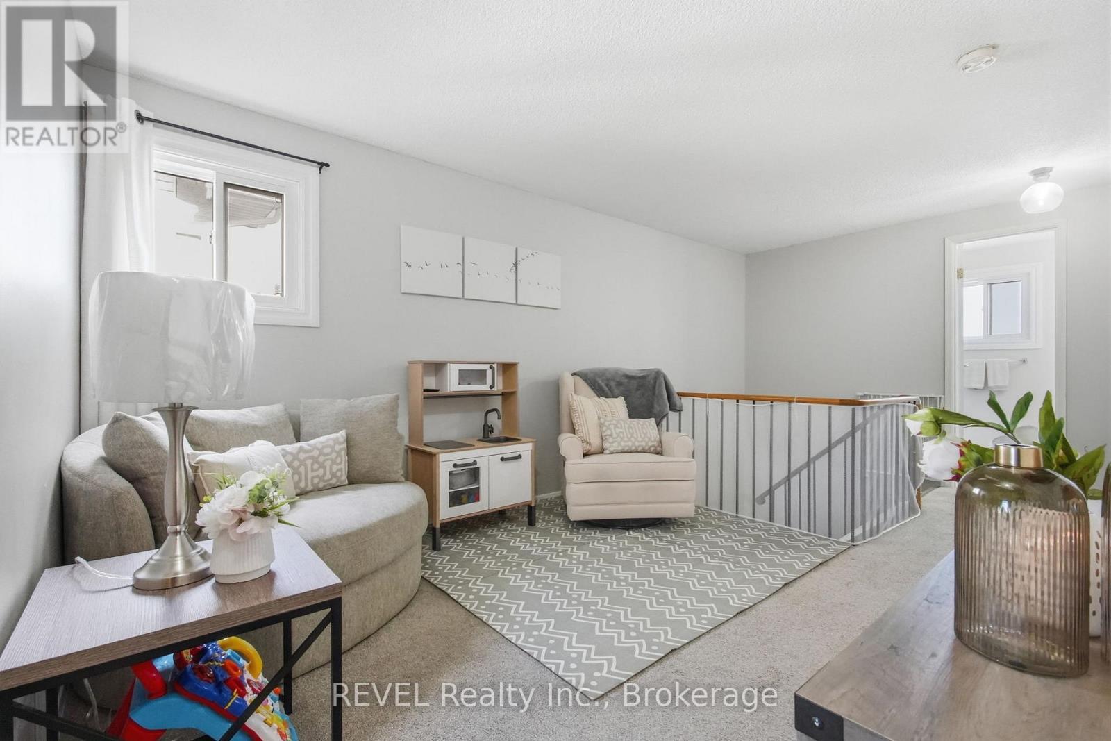 1298 Pinehurst Avenue, Oshawa (Donevan), ON