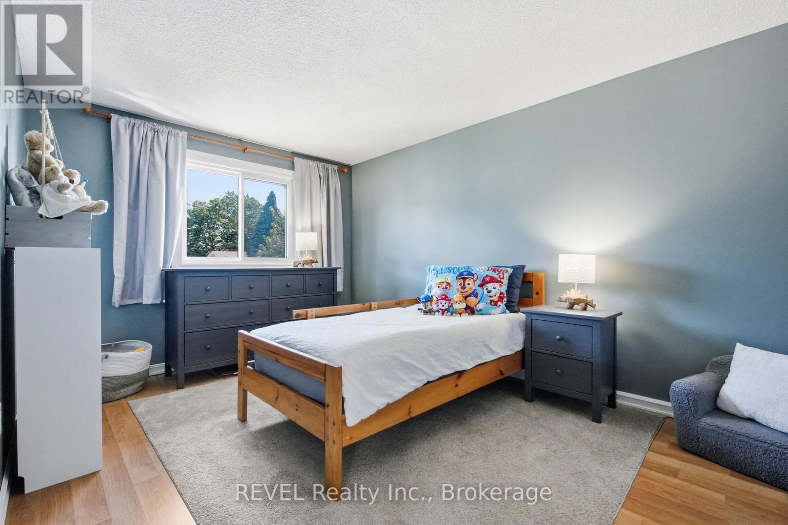 1298 Pinehurst Avenue, Oshawa (Donevan), ON