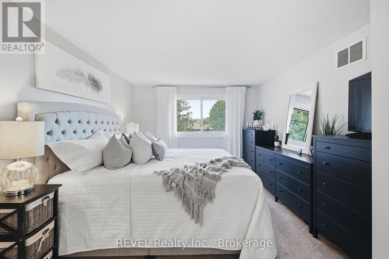 1298 Pinehurst Avenue, Oshawa (Donevan), ON