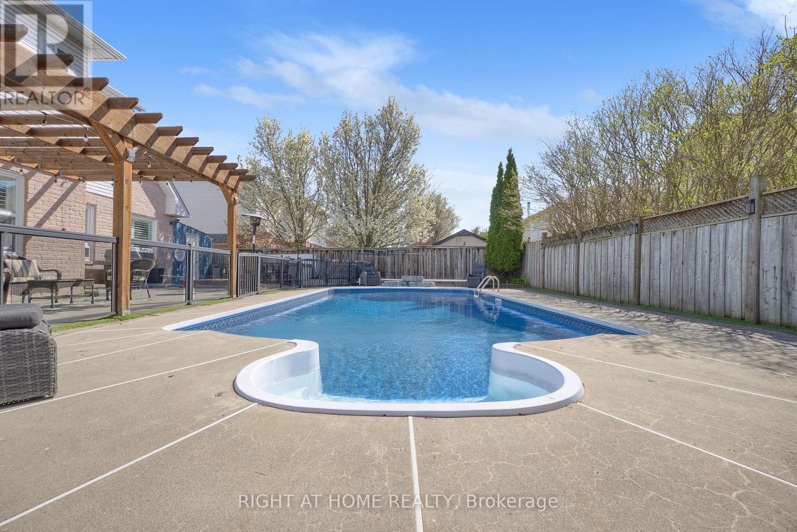 75 Auburn Lane, Clarington, ON