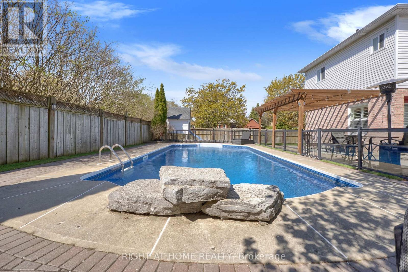75 Auburn Lane, Clarington, ON
