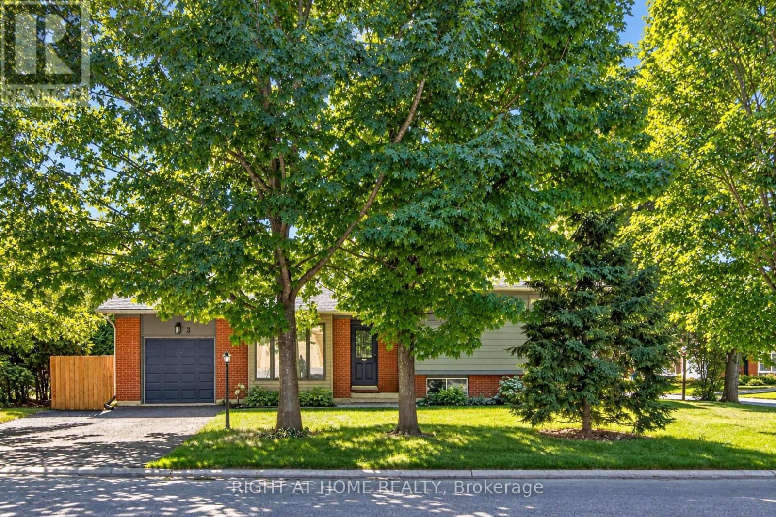 3 Pommel Crescent, Ottawa, ON