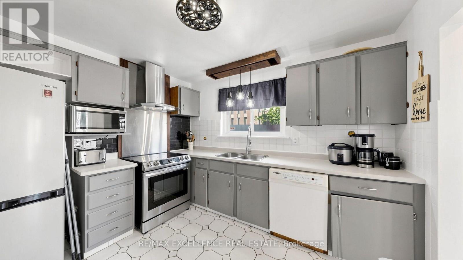 28 Glenvale Boulevard, Brampton, ON