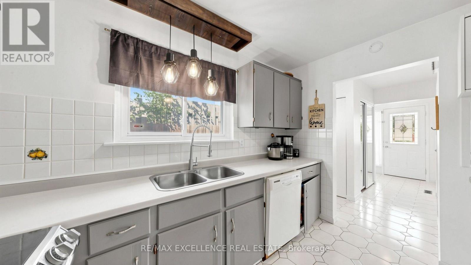 28 Glenvale Boulevard, Brampton, ON