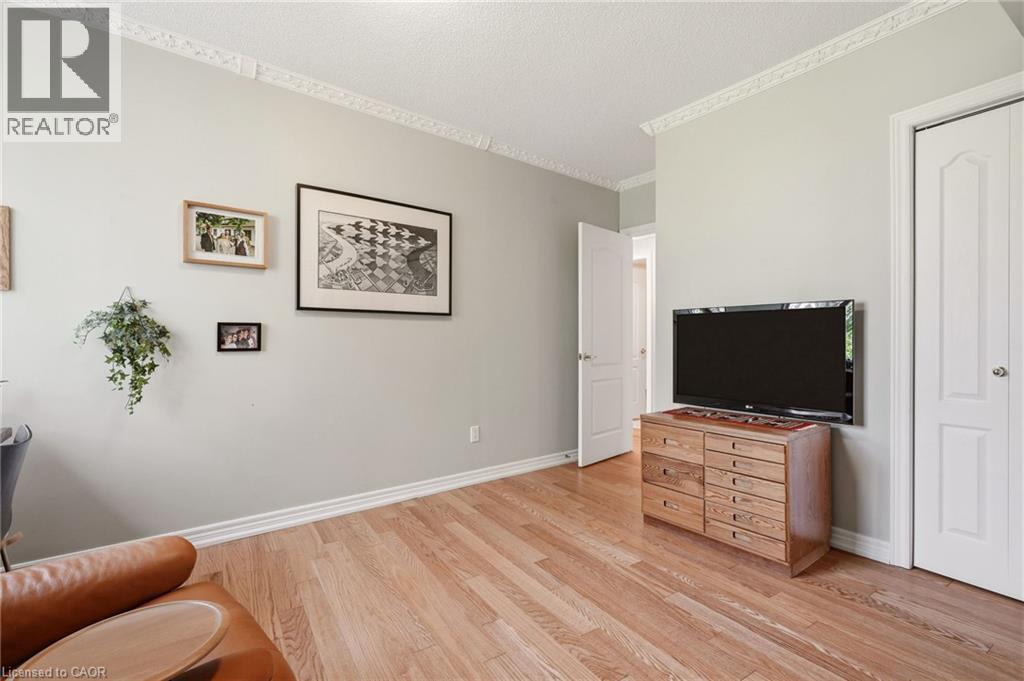 77 Governor'S Road Unit# 404, Dundas, ON