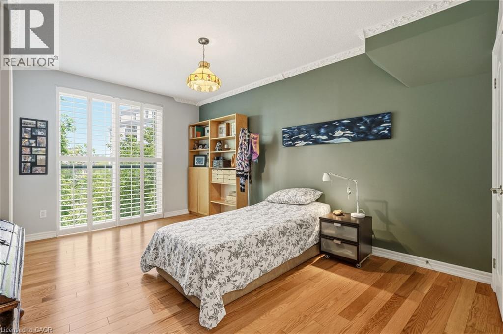 77 Governor'S Road Unit# 404, Dundas, ON