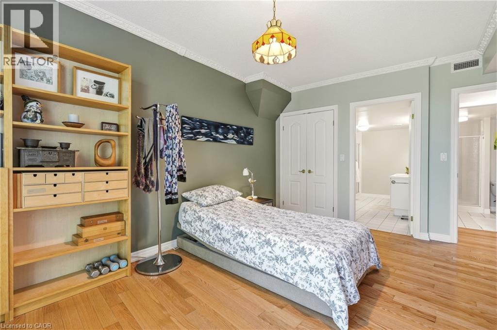 77 Governor'S Road Unit# 404, Dundas, ON
