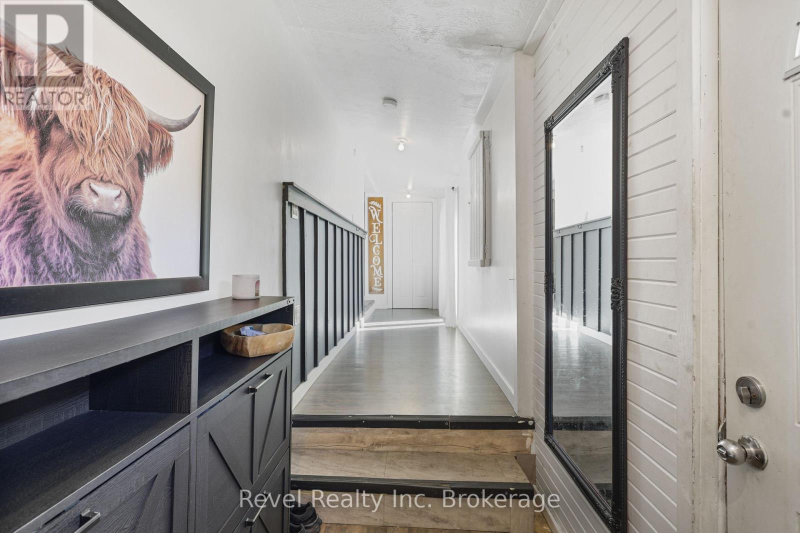 Foyer w laundry - 439 Mageau Street, West Nipissing (Sturgeon Falls), ON