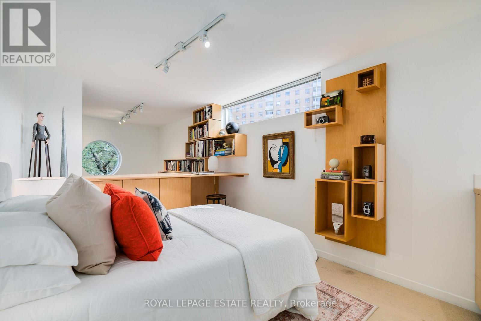 61 Seaton Street, Toronto, ON