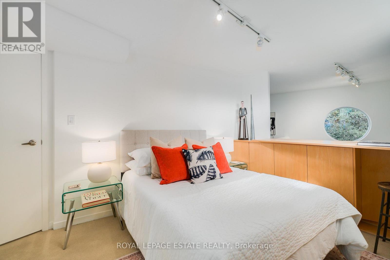 61 Seaton Street, Toronto, ON