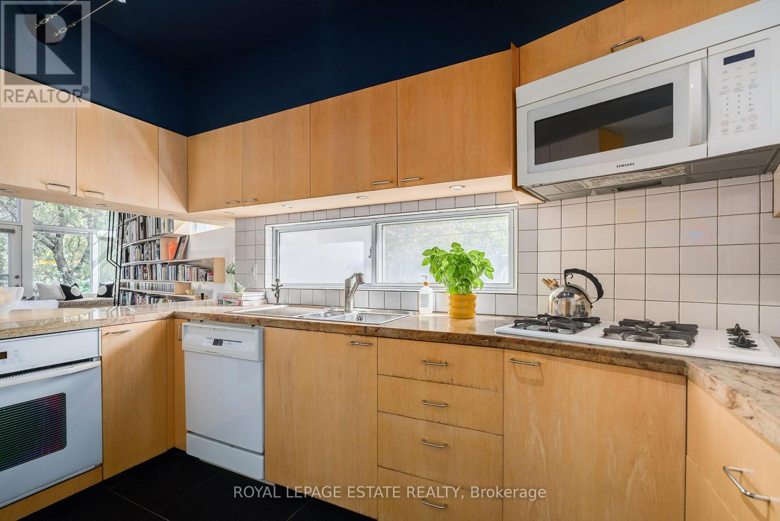 61 Seaton Street, Toronto, ON